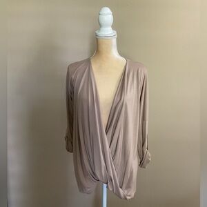 Lulu’s Loose Fitting Shirt / V-neck